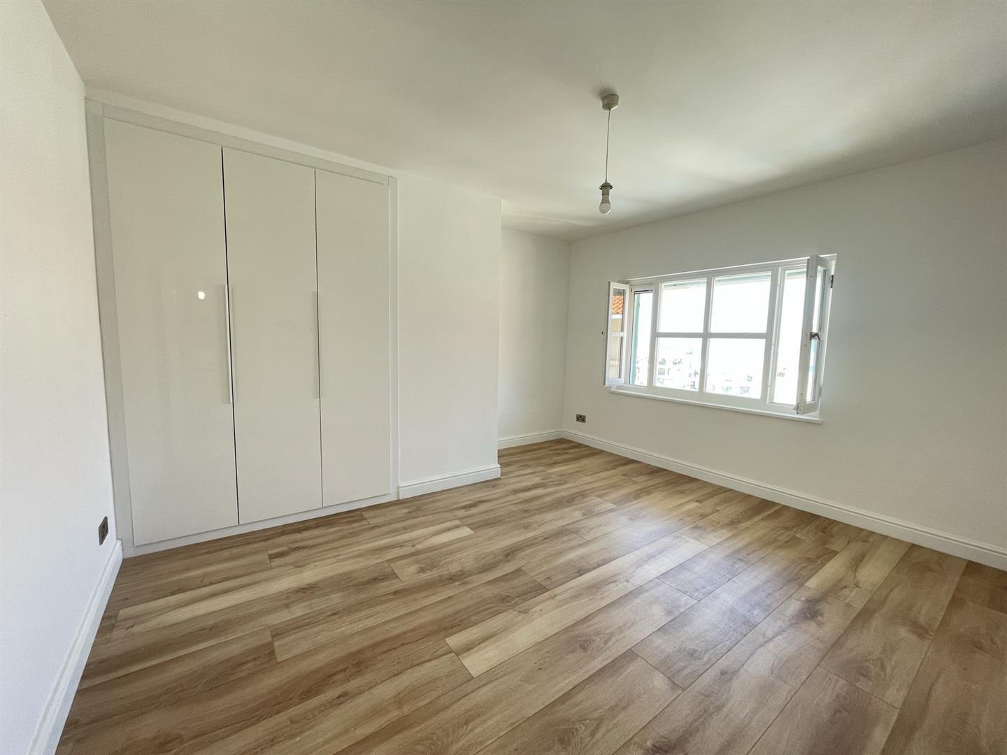 Image of Apartment - 3 Bedrooms - 2 Bathrooms for Rental in Ragged Staff Wharf-Gibraltar, Image 5
